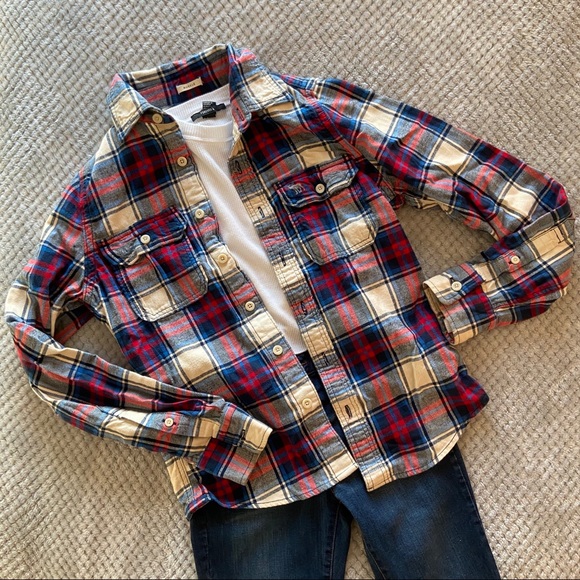 Abercrombie & Fitch Tops - 🍂 Fall Flannel 🍁